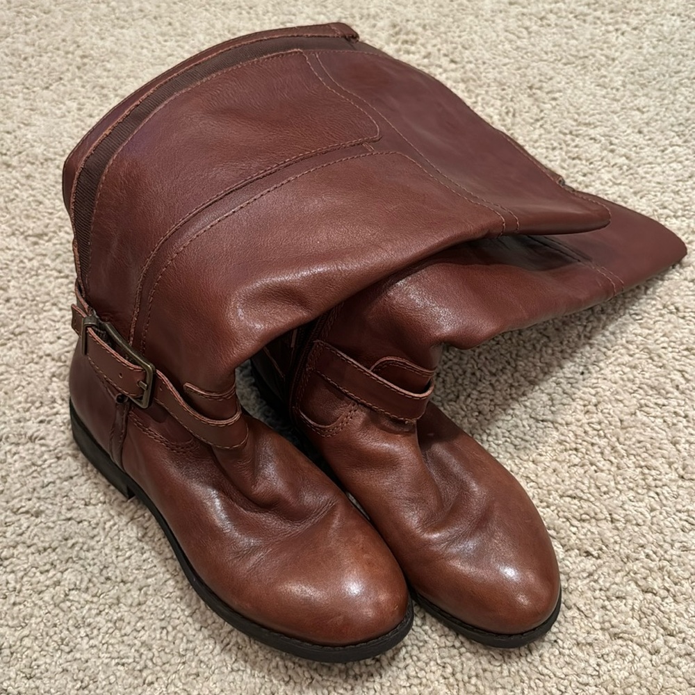 Great condition Marc Fisher brown boots